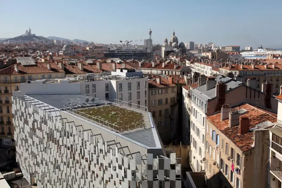 frac de marseille roof