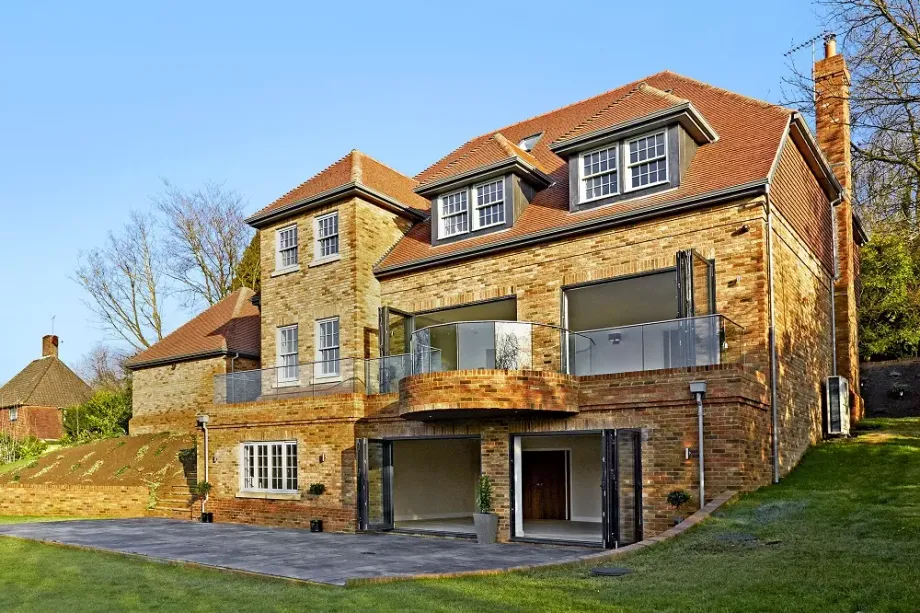 plain house surrey 